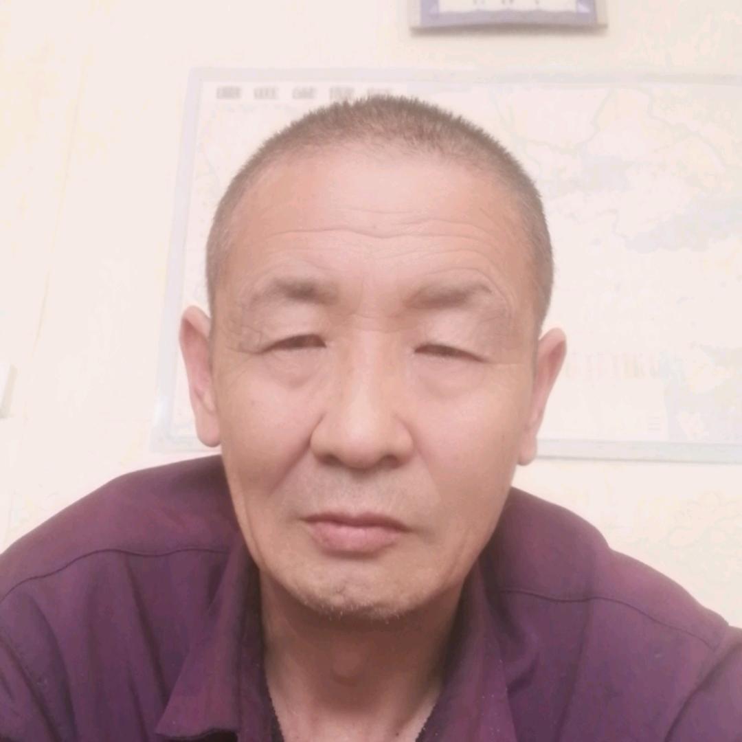 农村老汉爱唱歌