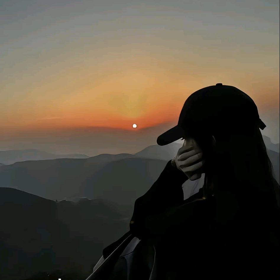 M     E    .