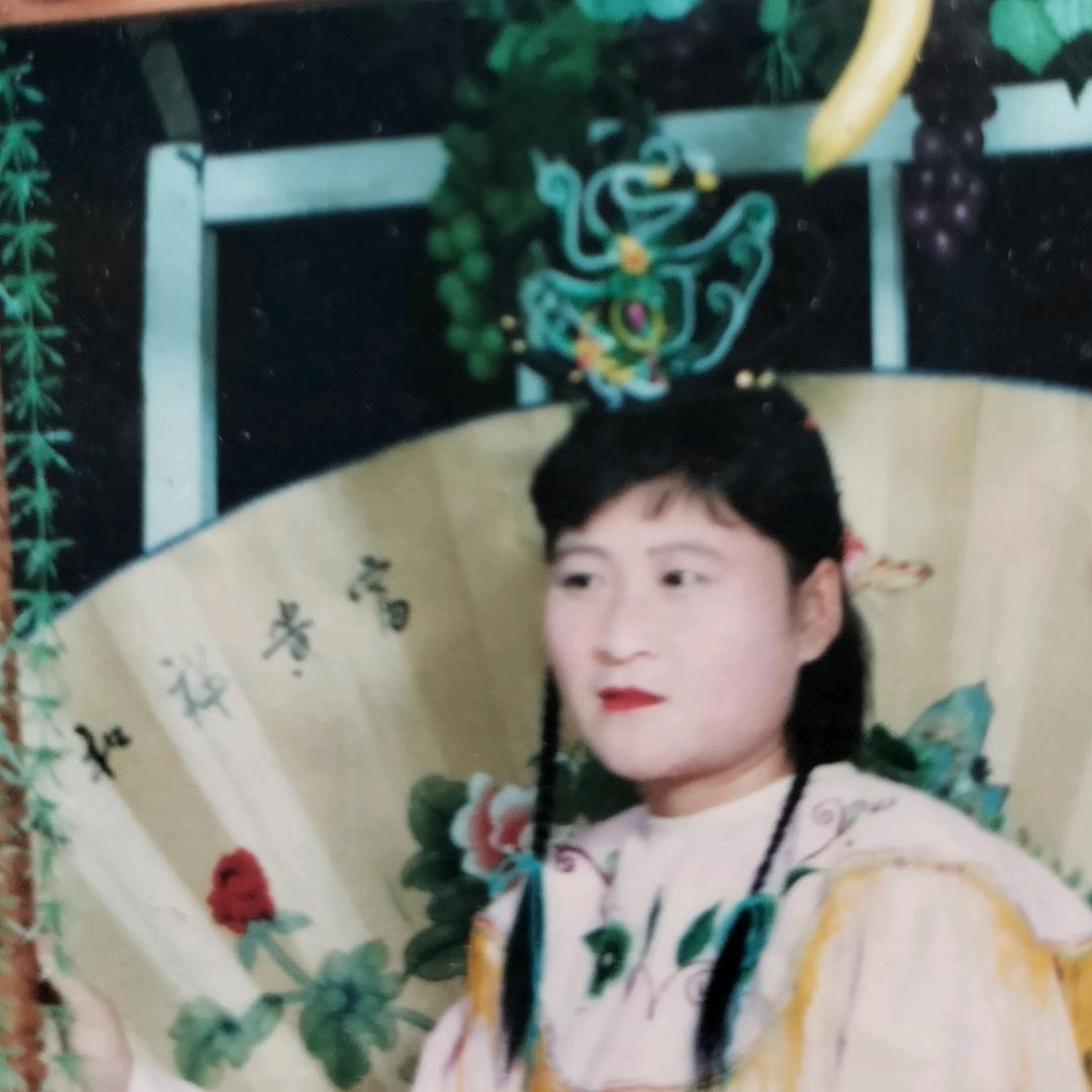 英子