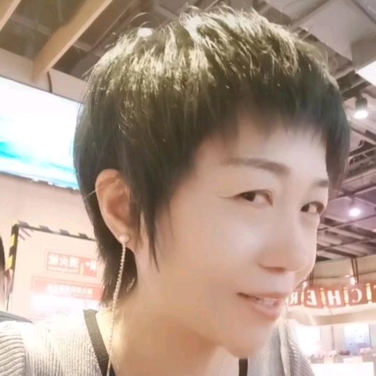 西安芭都女发高定大师QQ