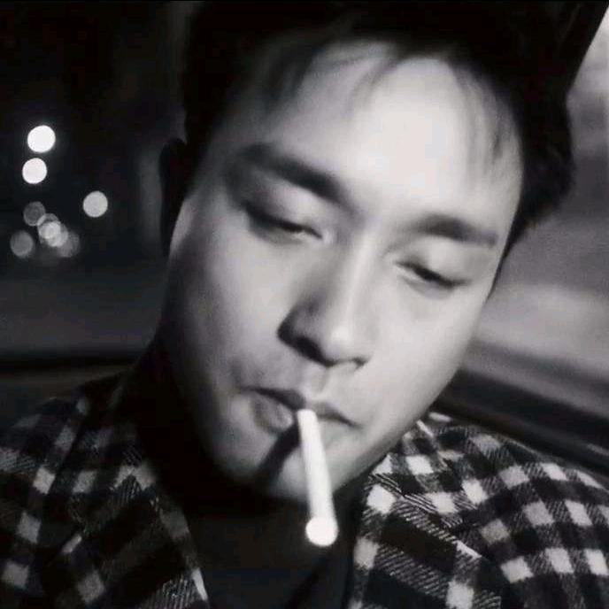 我劝你早点归去你说你不想归去只叫我抱着你