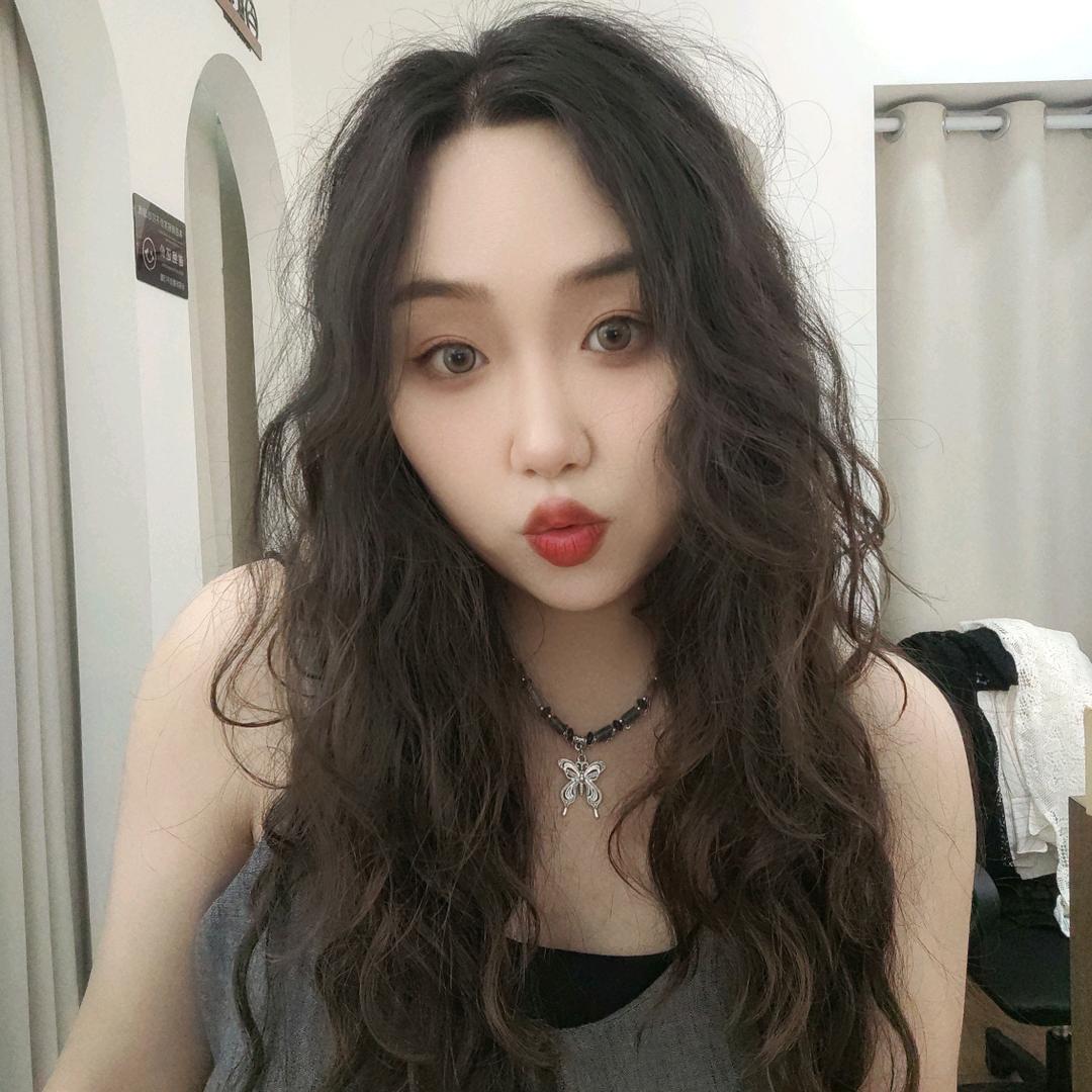爱穿搭的小园(摇钱树服饰)