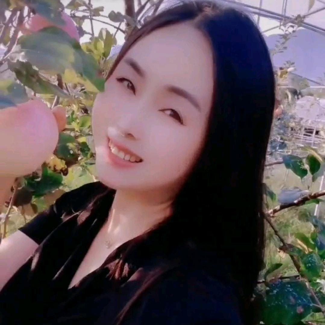 何英