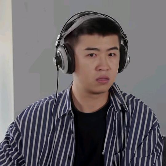拾荒的中年人