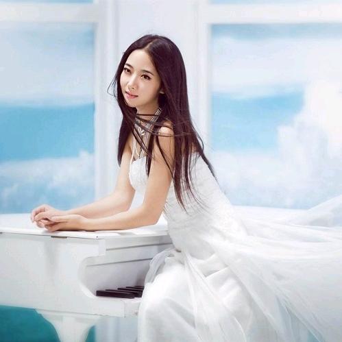 ღ᭄一笑💞倾城꧔ꦿ᭄  💕