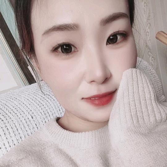 云云（盒饭老板娘）