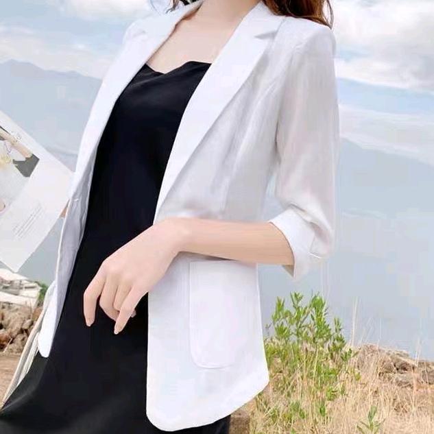 依裳佳人女装工厂店
