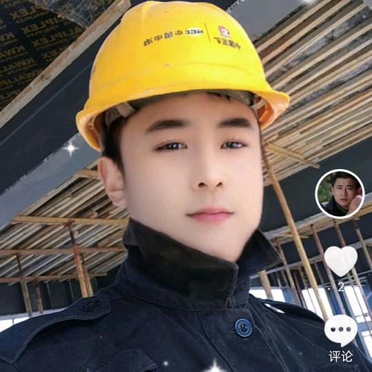 梦中落泪成诗。