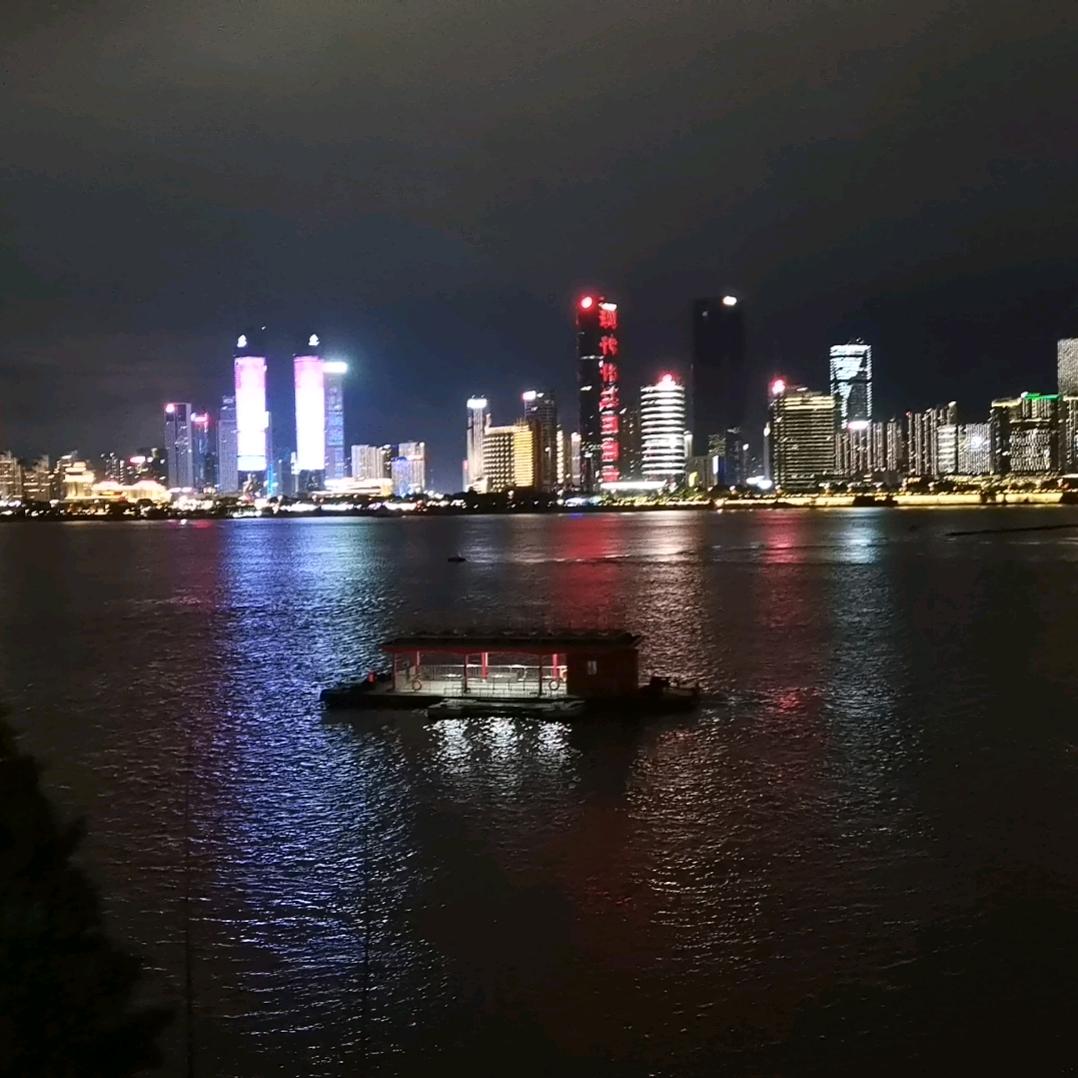 星空迷航者。