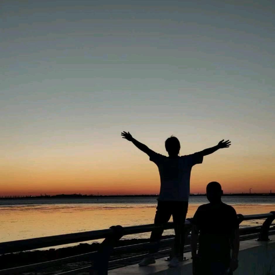 抱着嫦娥烤玉兔