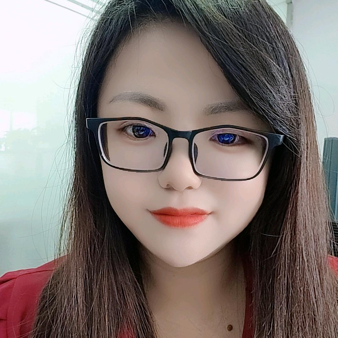 月光下的身影