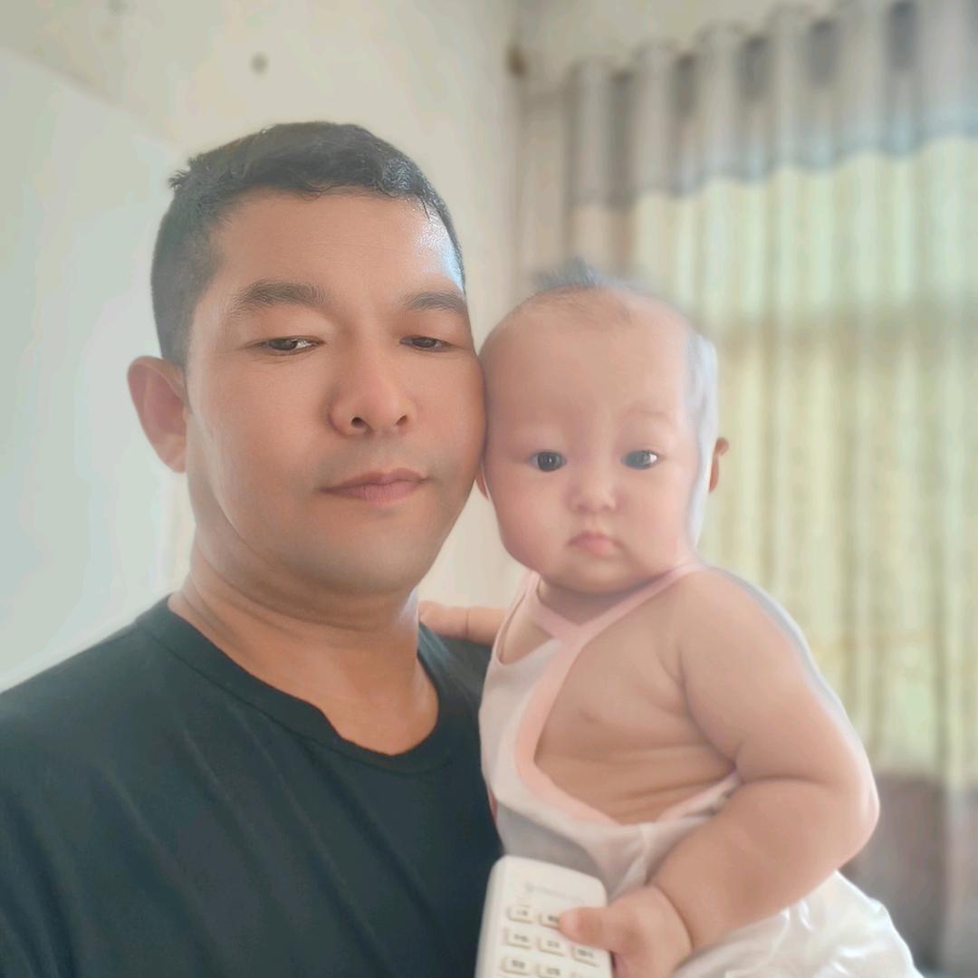 雷容昕（挣钱养女儿）