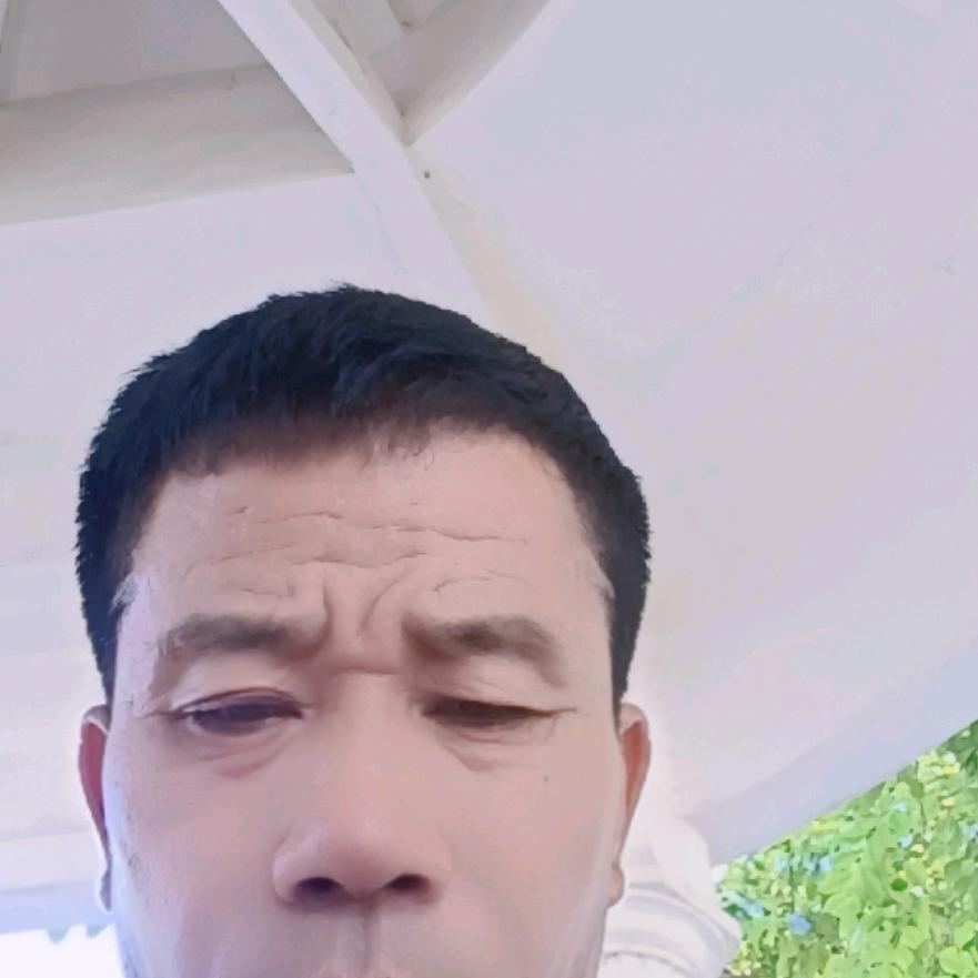 ，董一红