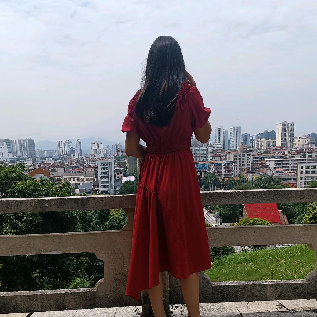 《小莫》