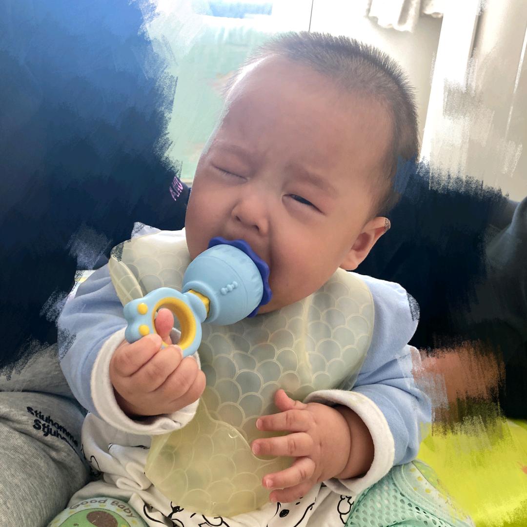 爱吃小小鱼