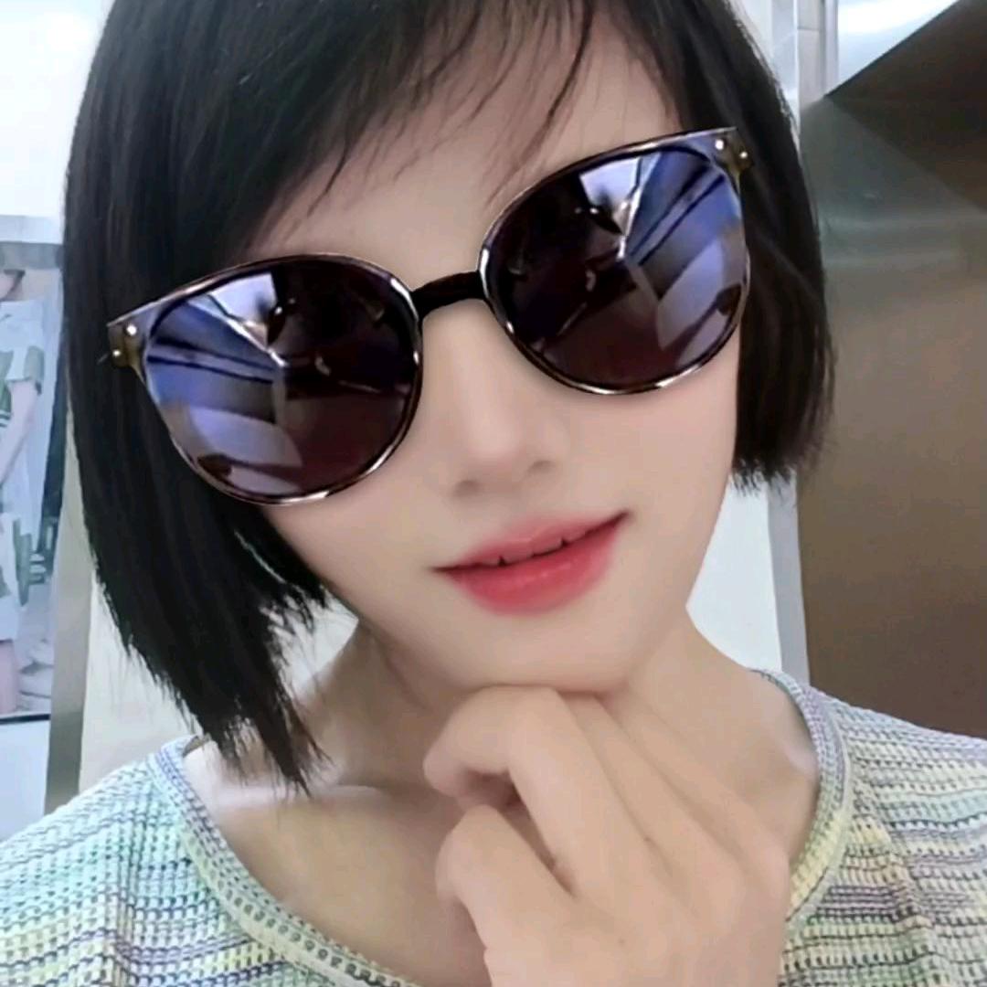 光头女爱唱歌