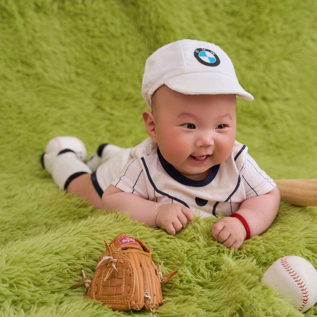 人类幼崽小胖砸