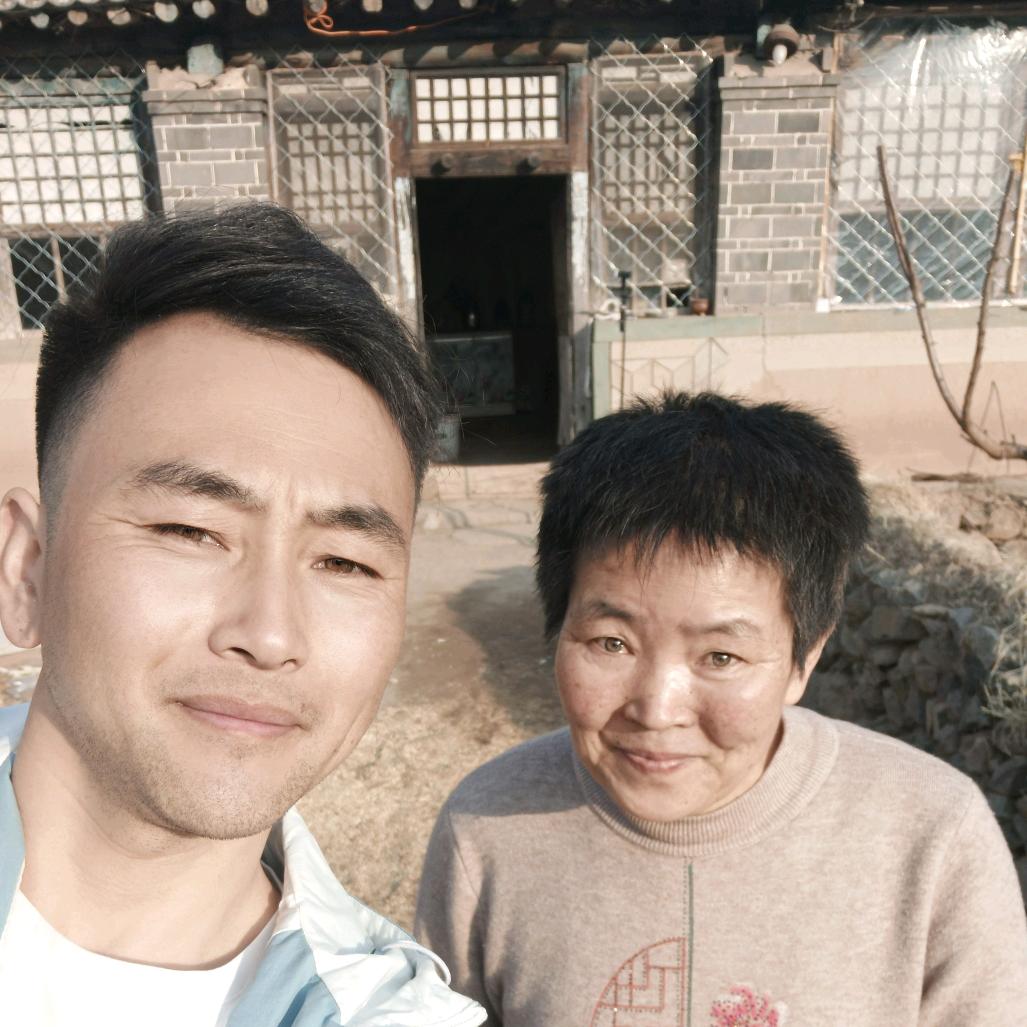 母子俩的生活༒801