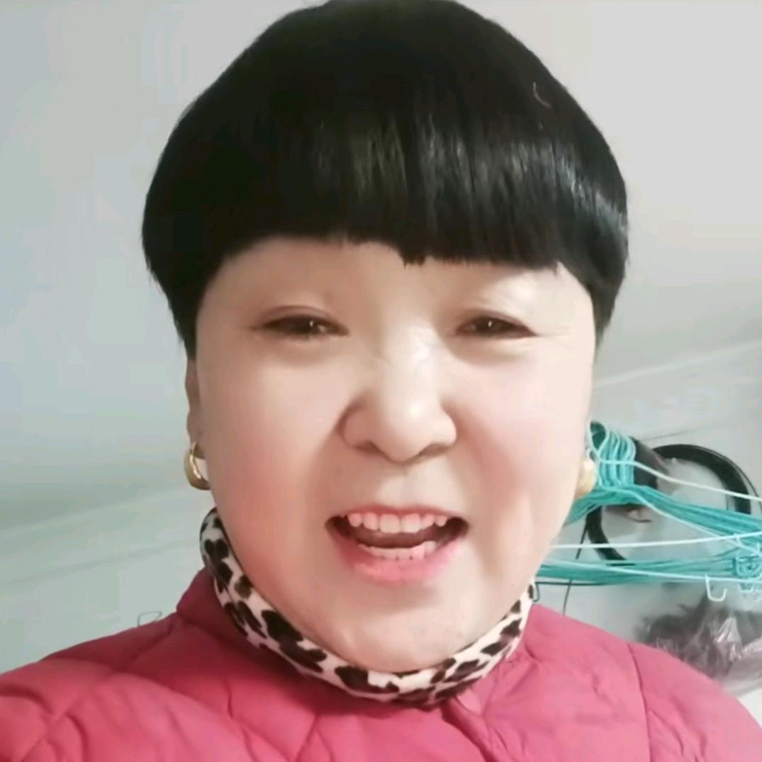 李霞
