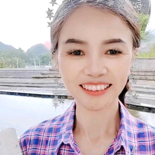 英子（布依