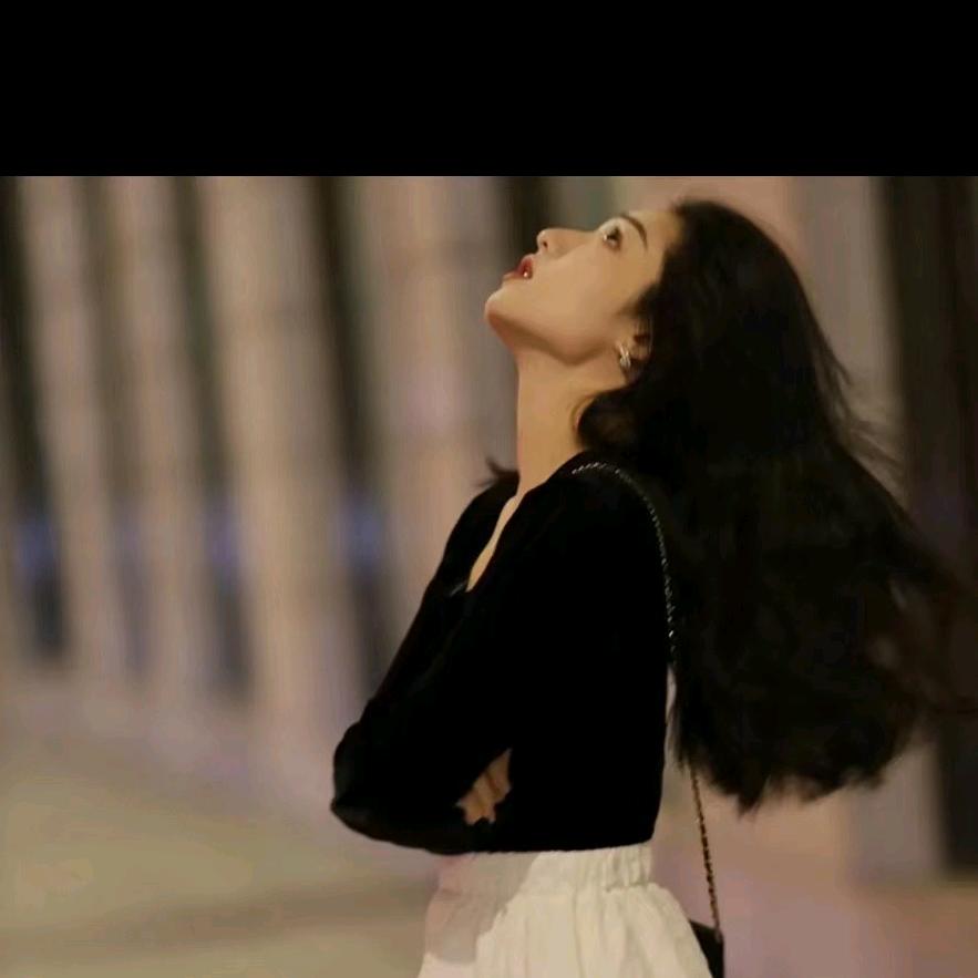 爱笑的女孩👧💼💼