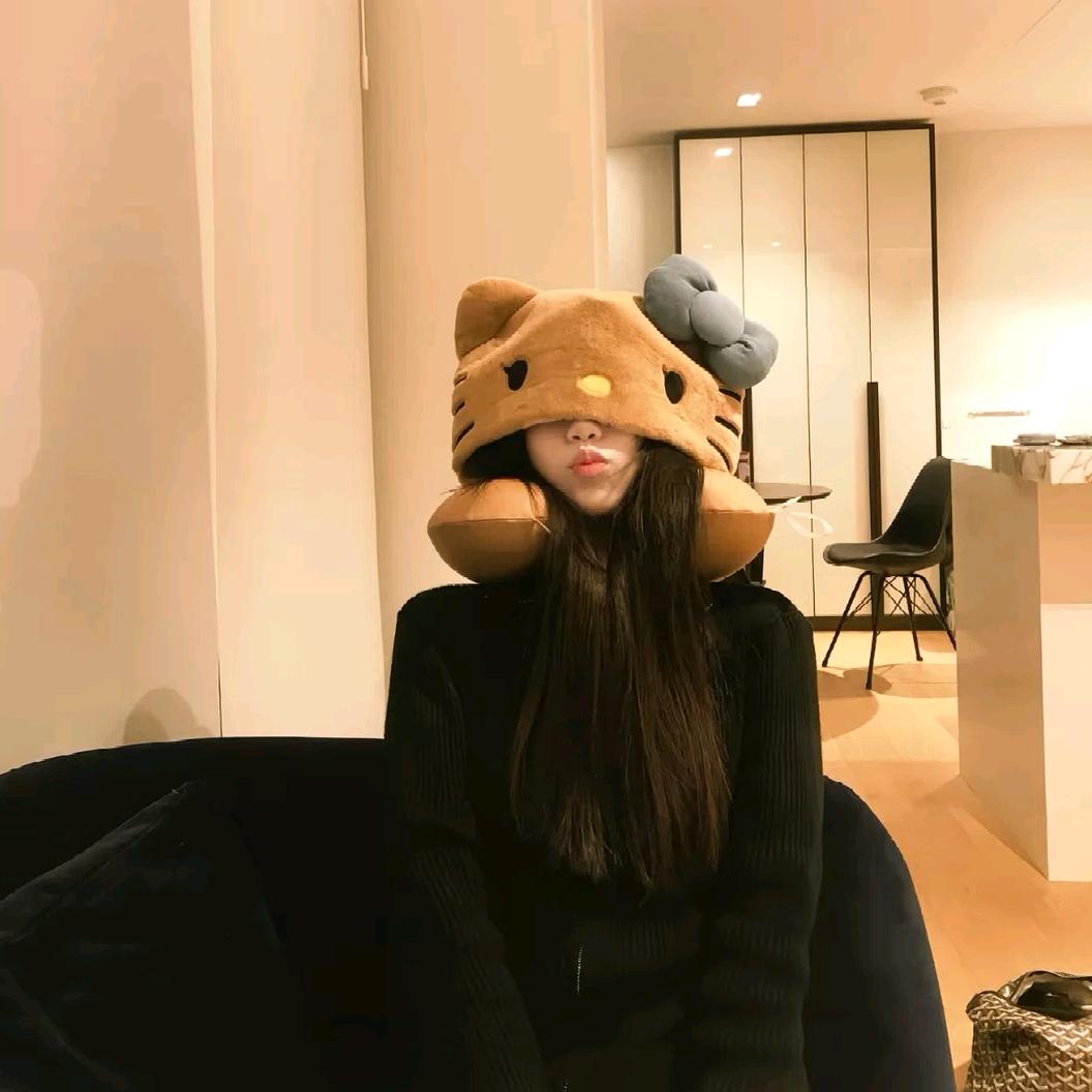 ￴ ￴ ￴￴￴ ￴￴￴ ￴别动我齐刘海