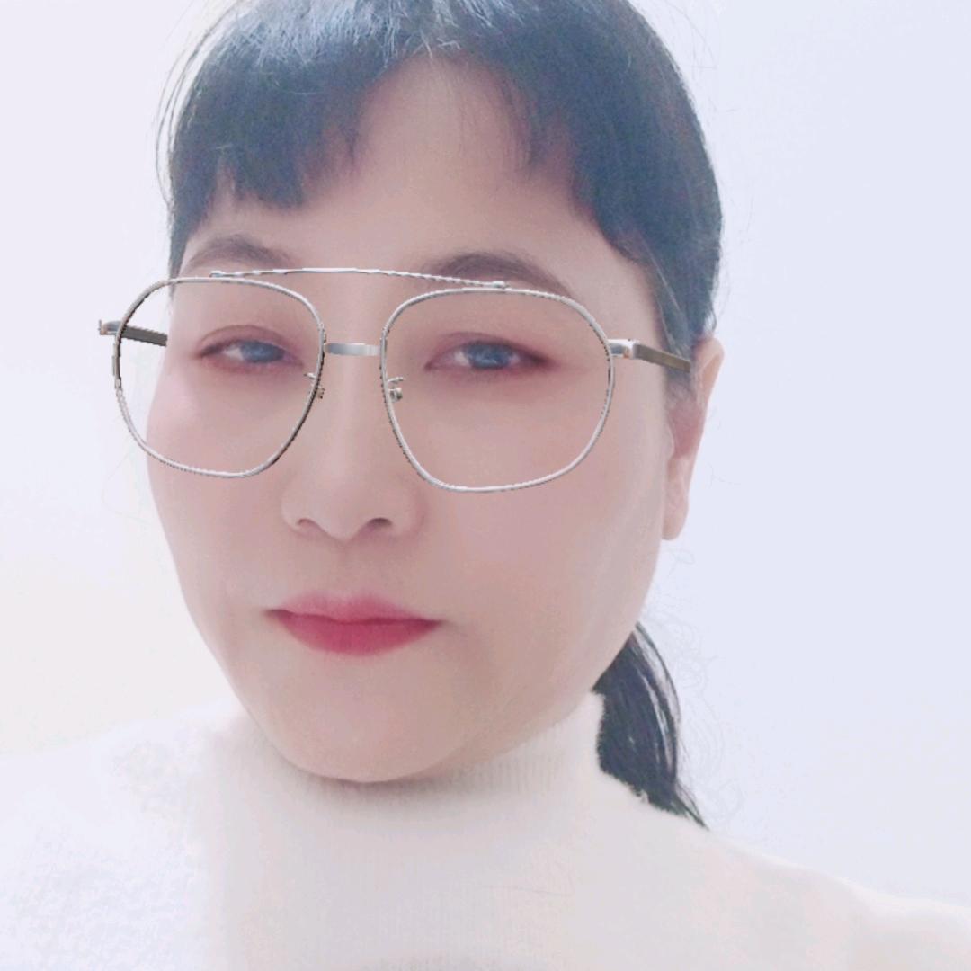灵姐晚上9点半(开播号秀君姐)