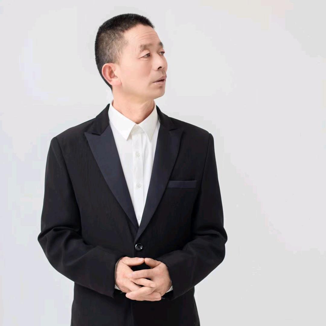久居人心。
