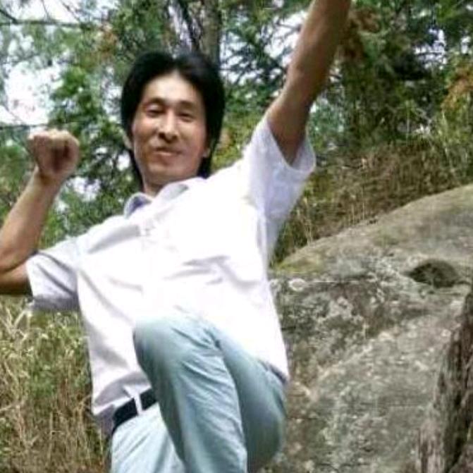 李先生.