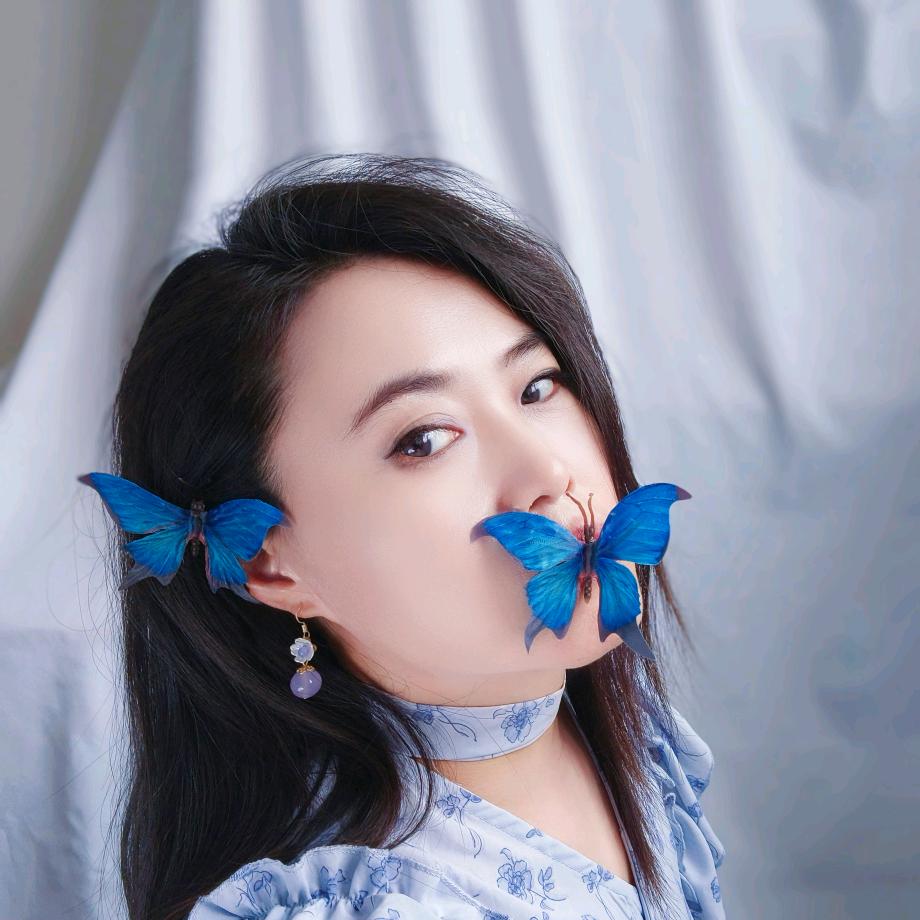 八月