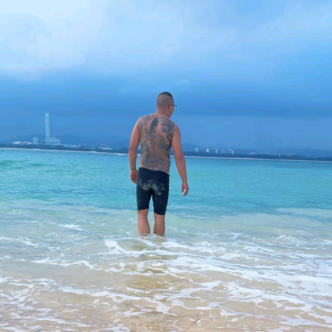 张斌龙