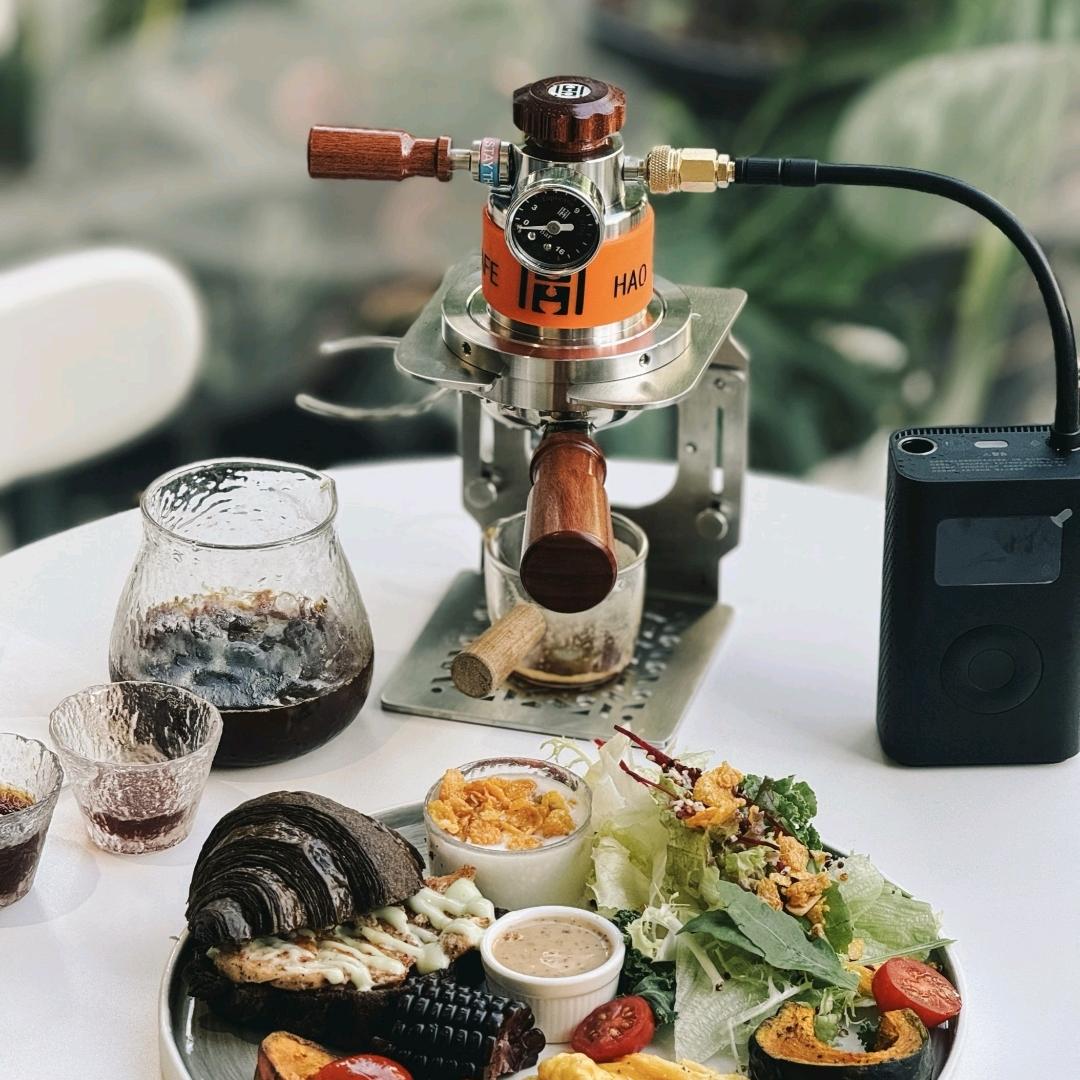 爱做咖啡的建材小哥