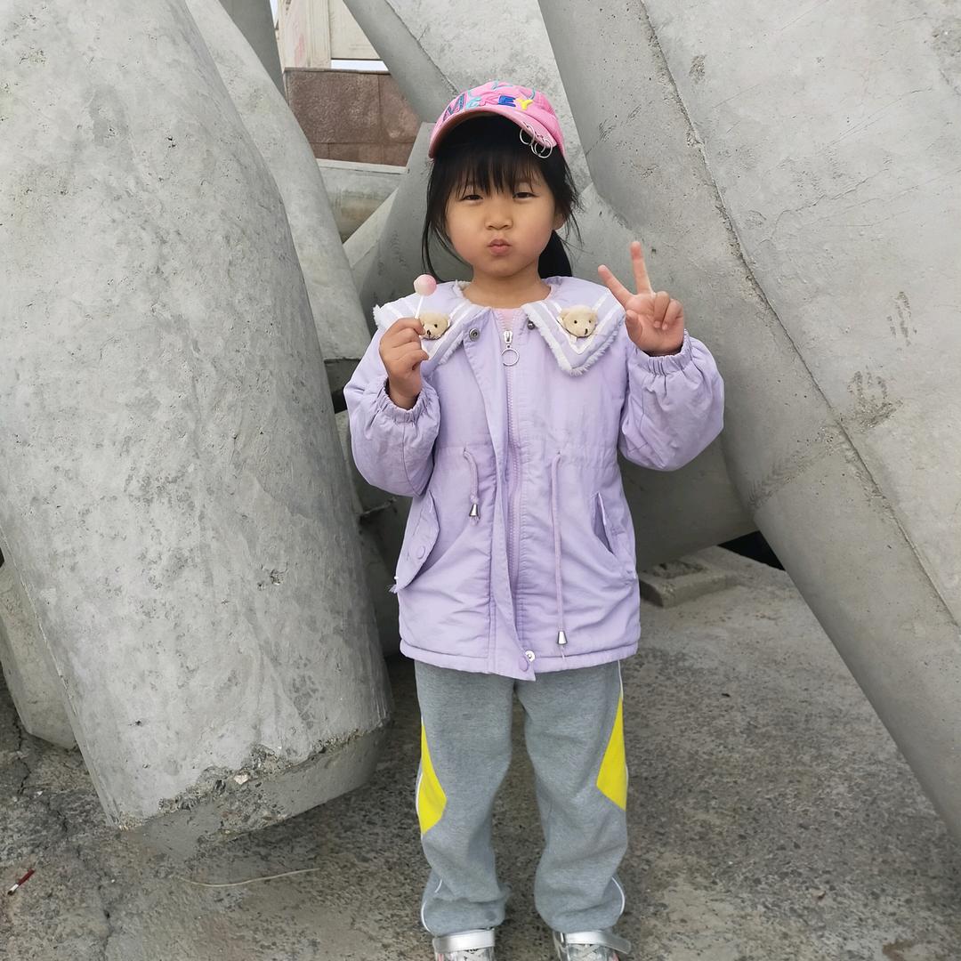萌小佳