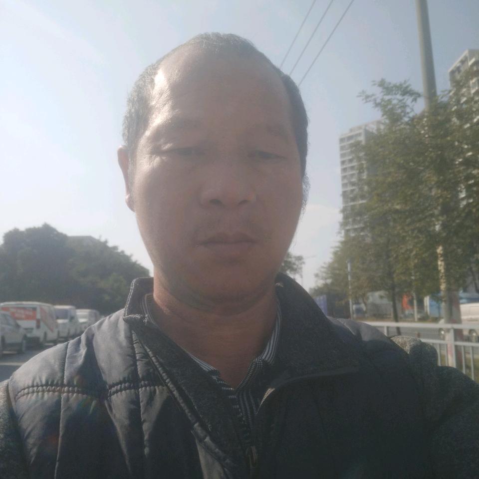 努力赚钱养家。