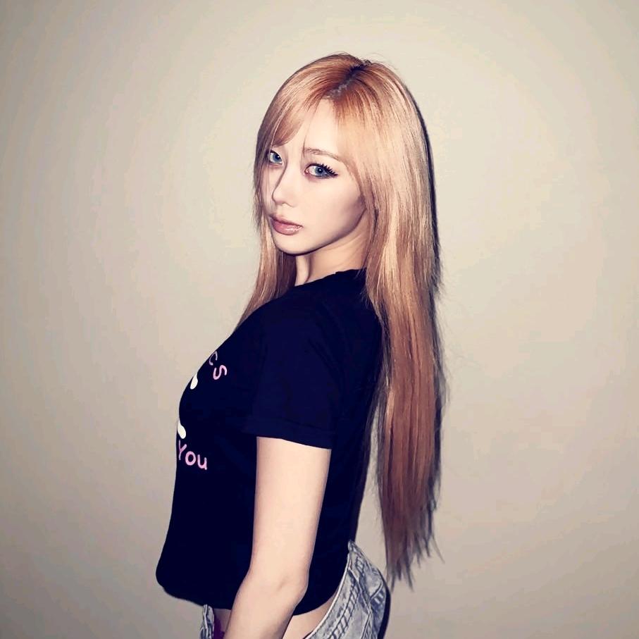 momo  .