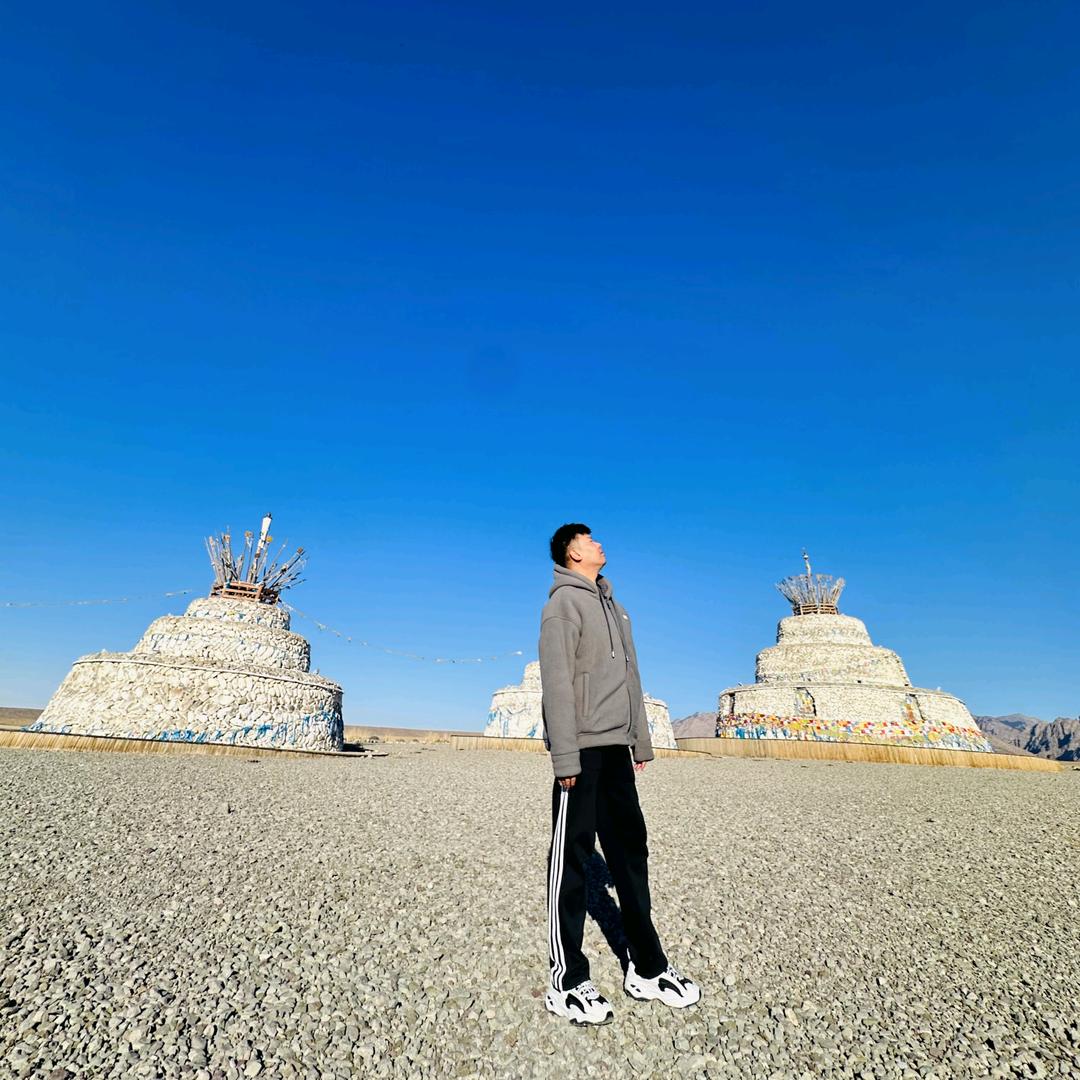 乌日查呼（亮仔）
