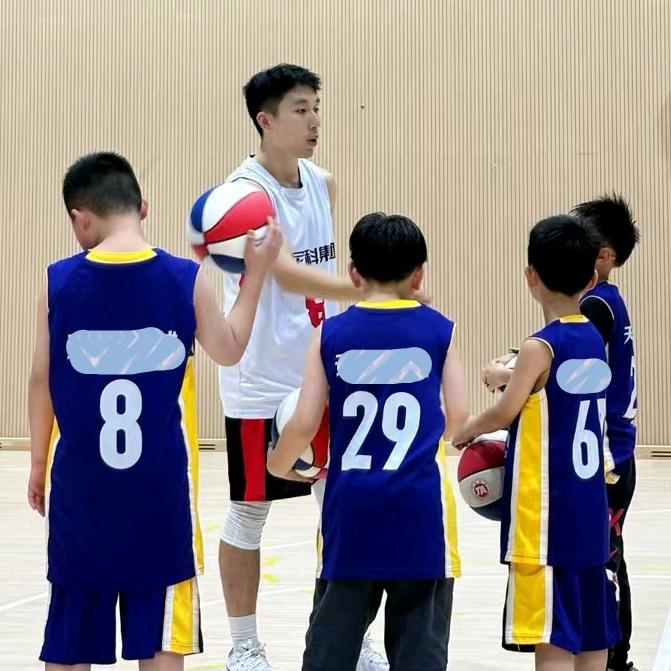 篮球训练师-山羊