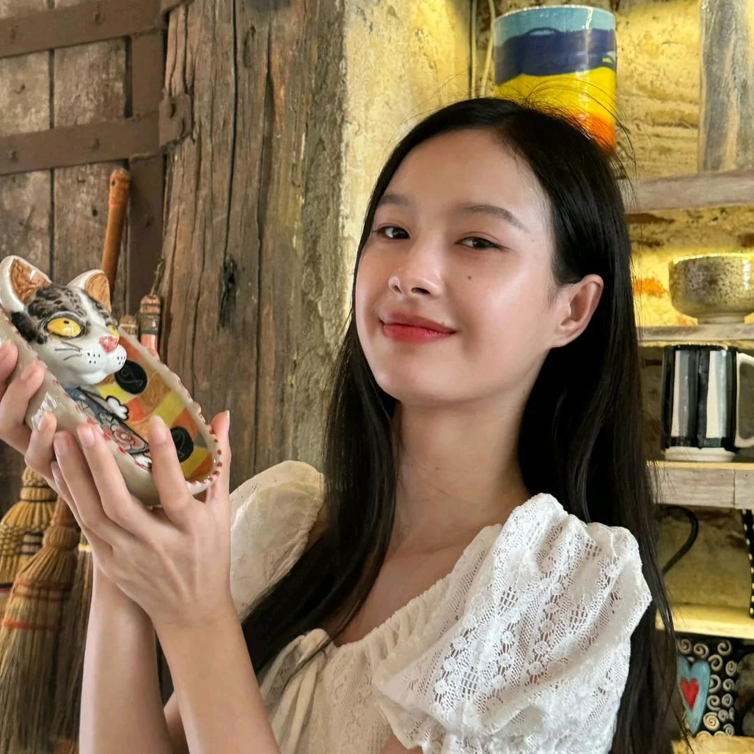 爱玩游戏的静静