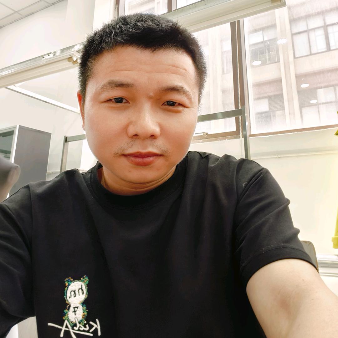 骑着蚂蚁闯红灯