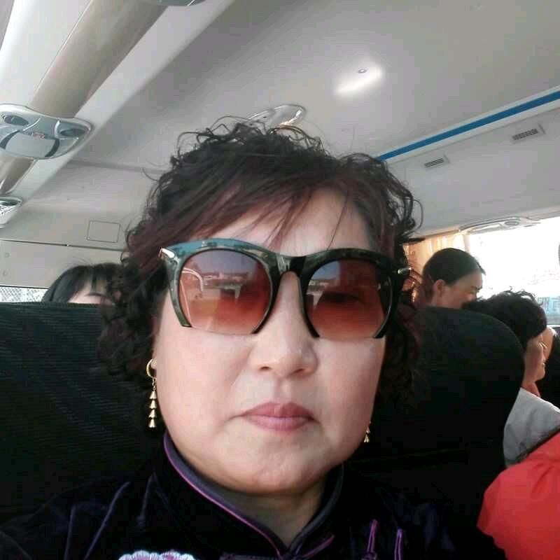 刘明英信阳毛尖