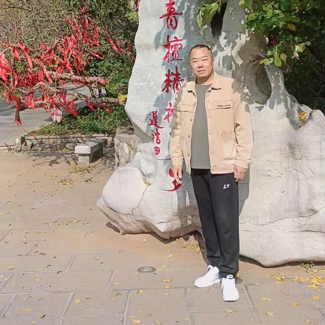 墨闫