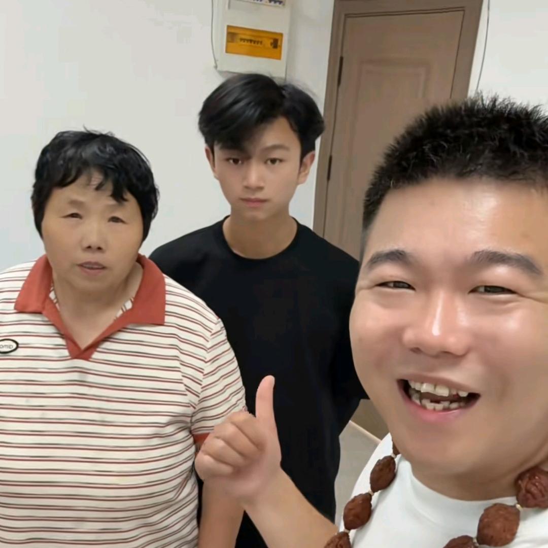 立博的奶奶（晚上6:10开播）