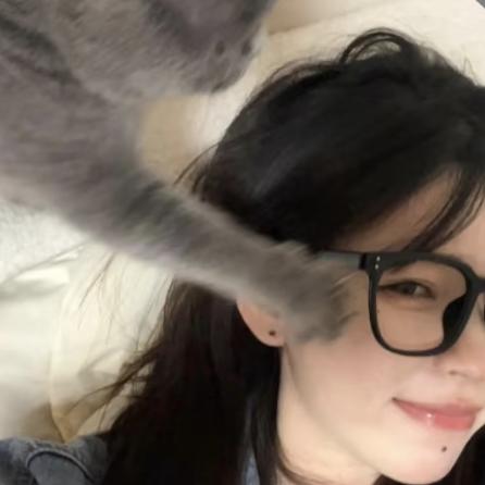 纪思璇.