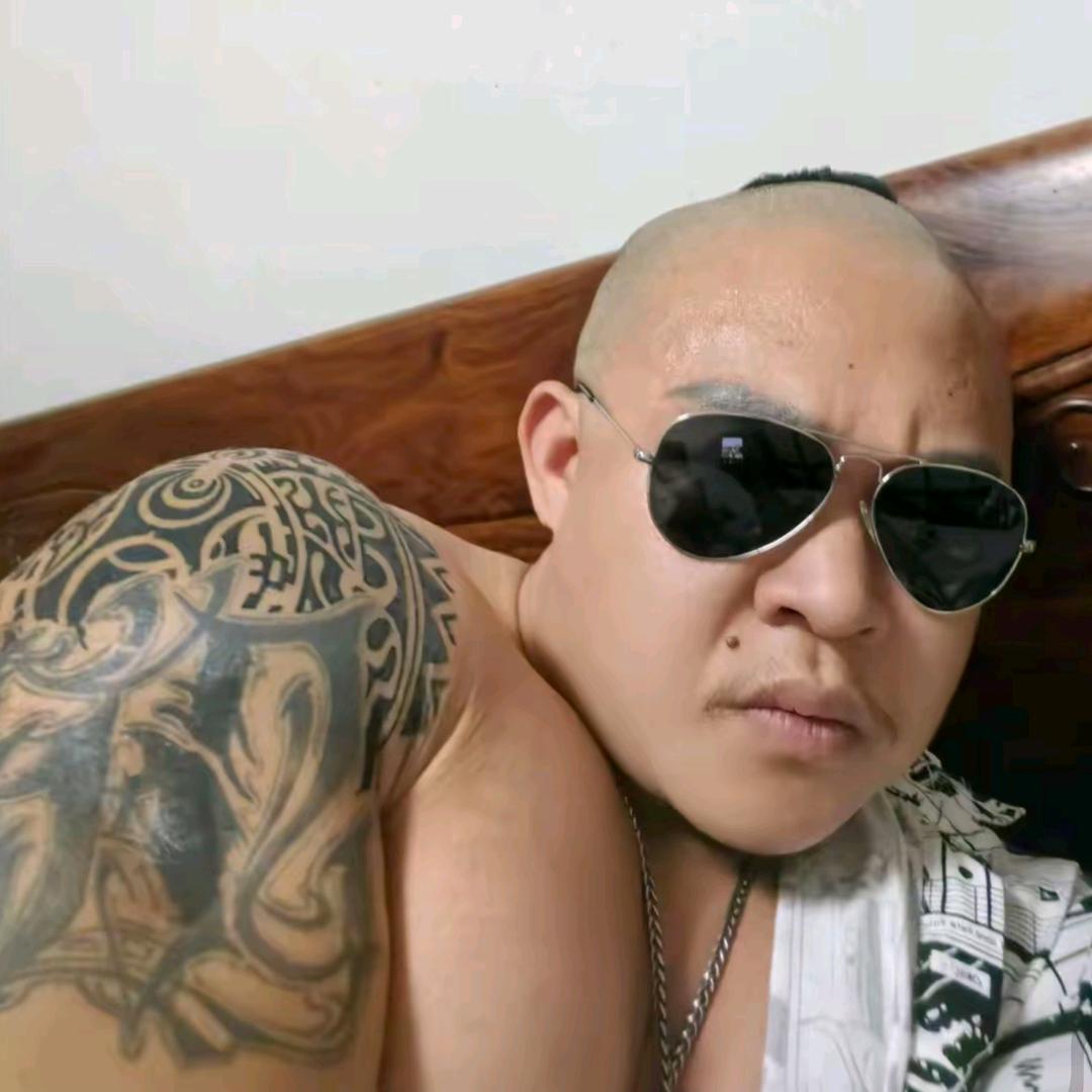 蟑螂恶霸