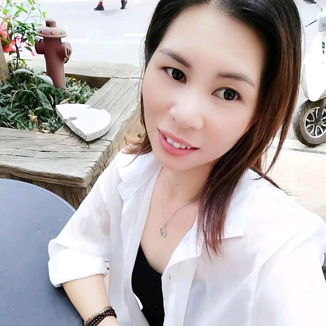 彩霞（客家咸鱼妹）