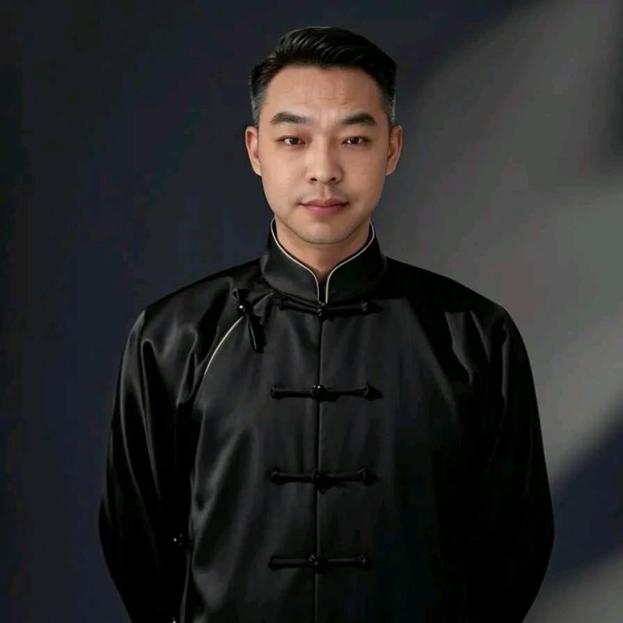Zhi龙