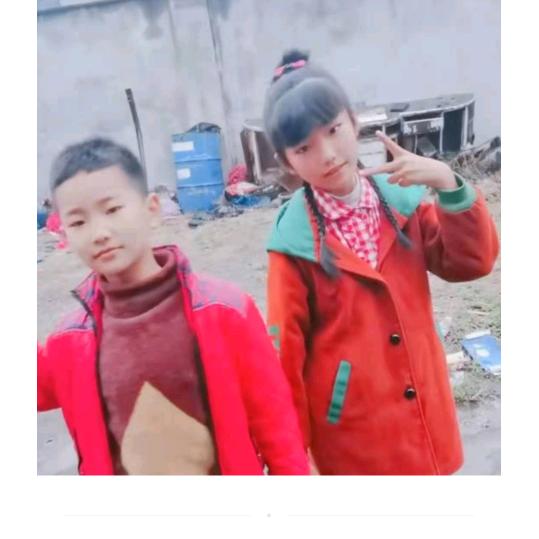 守着俩孩活着，偶尔直播