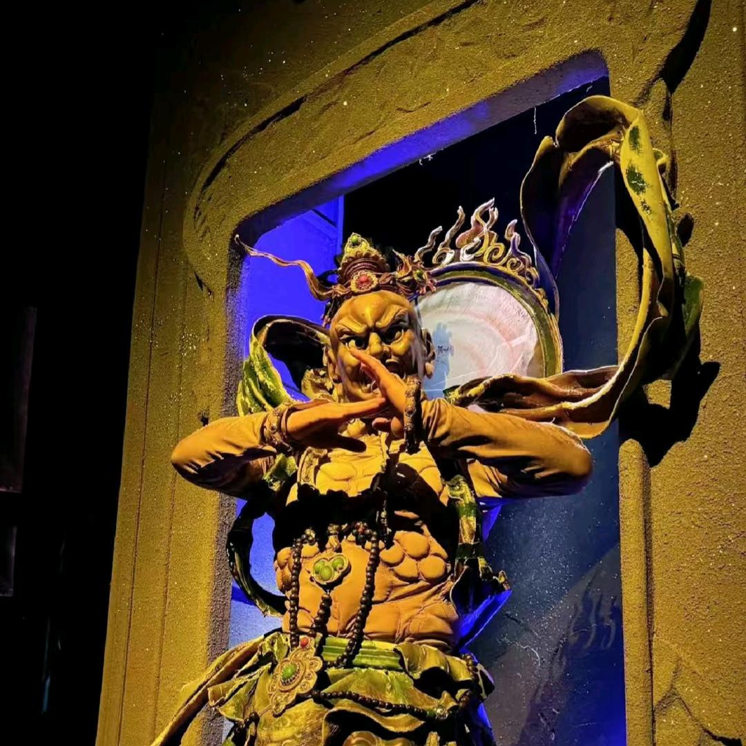 我在乐动敦煌扮金刚（爱吓人）