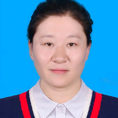 石盆社区村干部杨秀丽