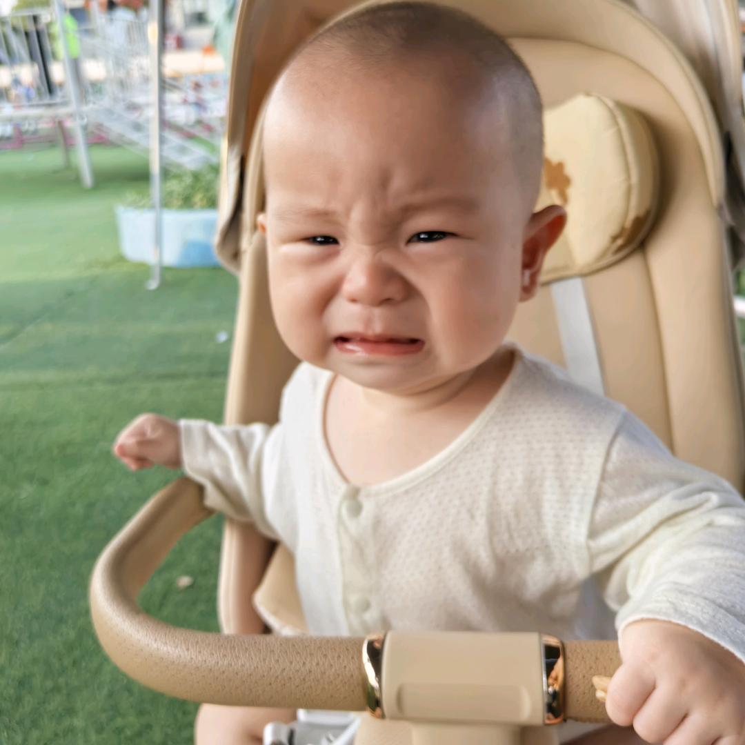 梓萌宝宝,我来接你上车了。来了来了。